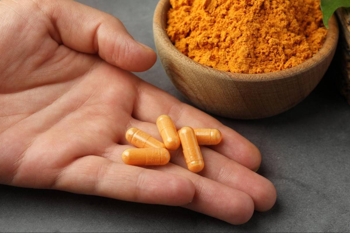 How Curcuminoids and Peptides Work Together Against Cancer Directly
