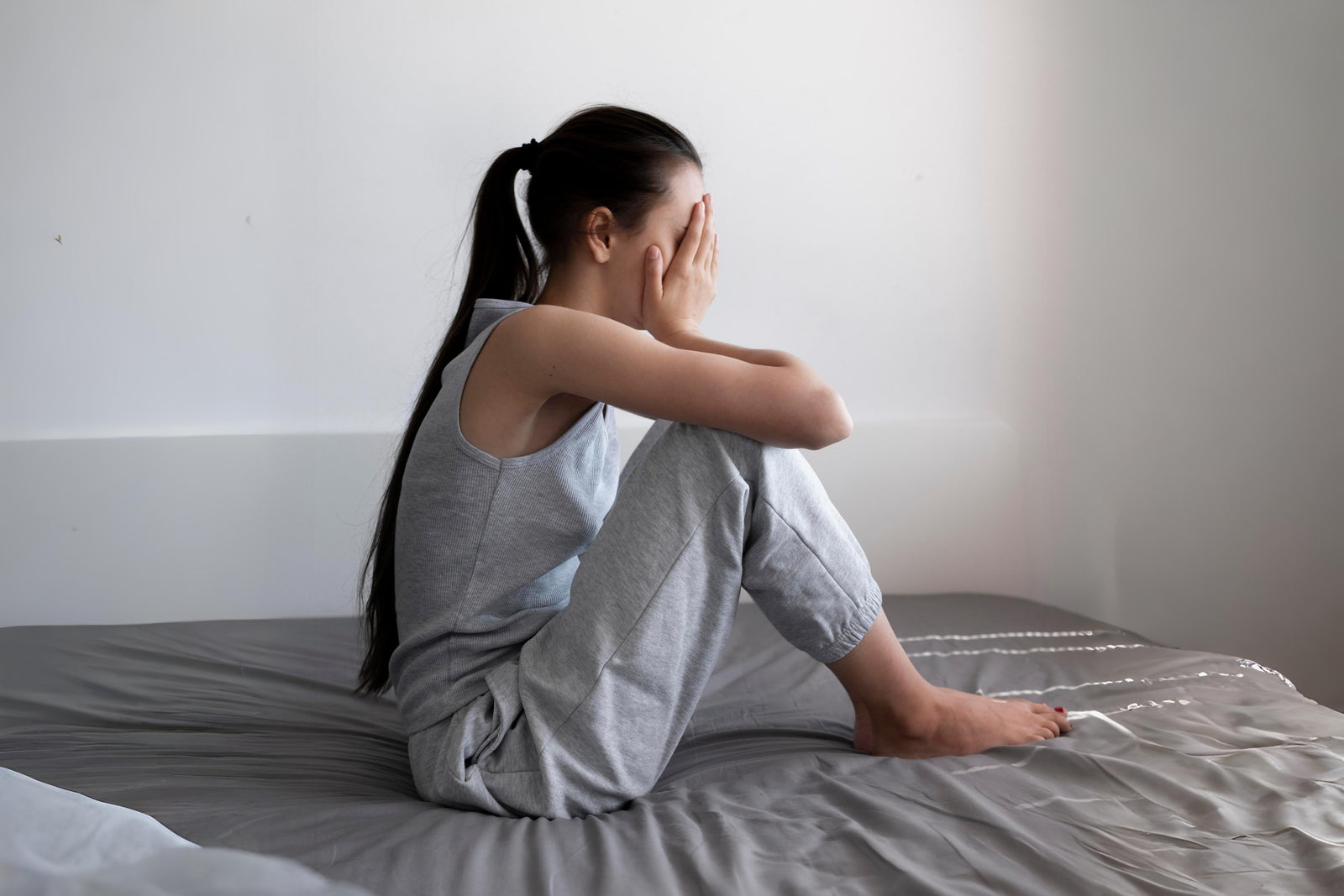 How to Fight Depression Naturally: Symptoms And Science Backed Tips